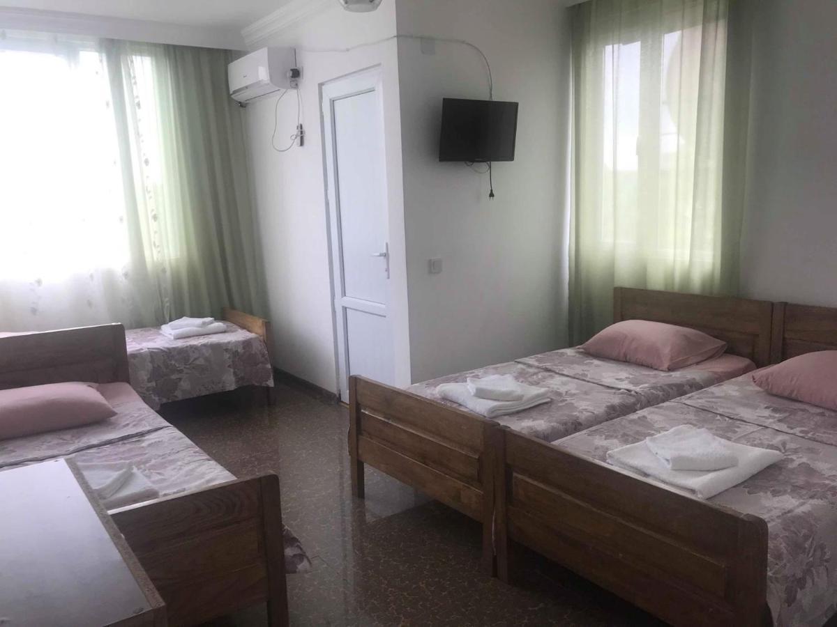 Twins Guest House By Black Sea Kobuleti Zewnętrze zdjęcie