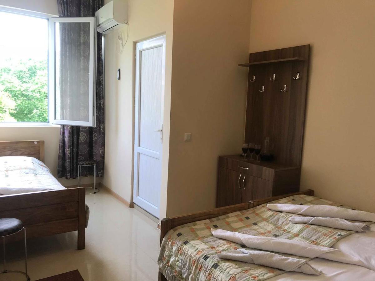 Twins Guest House By Black Sea Kobuleti Zewnętrze zdjęcie