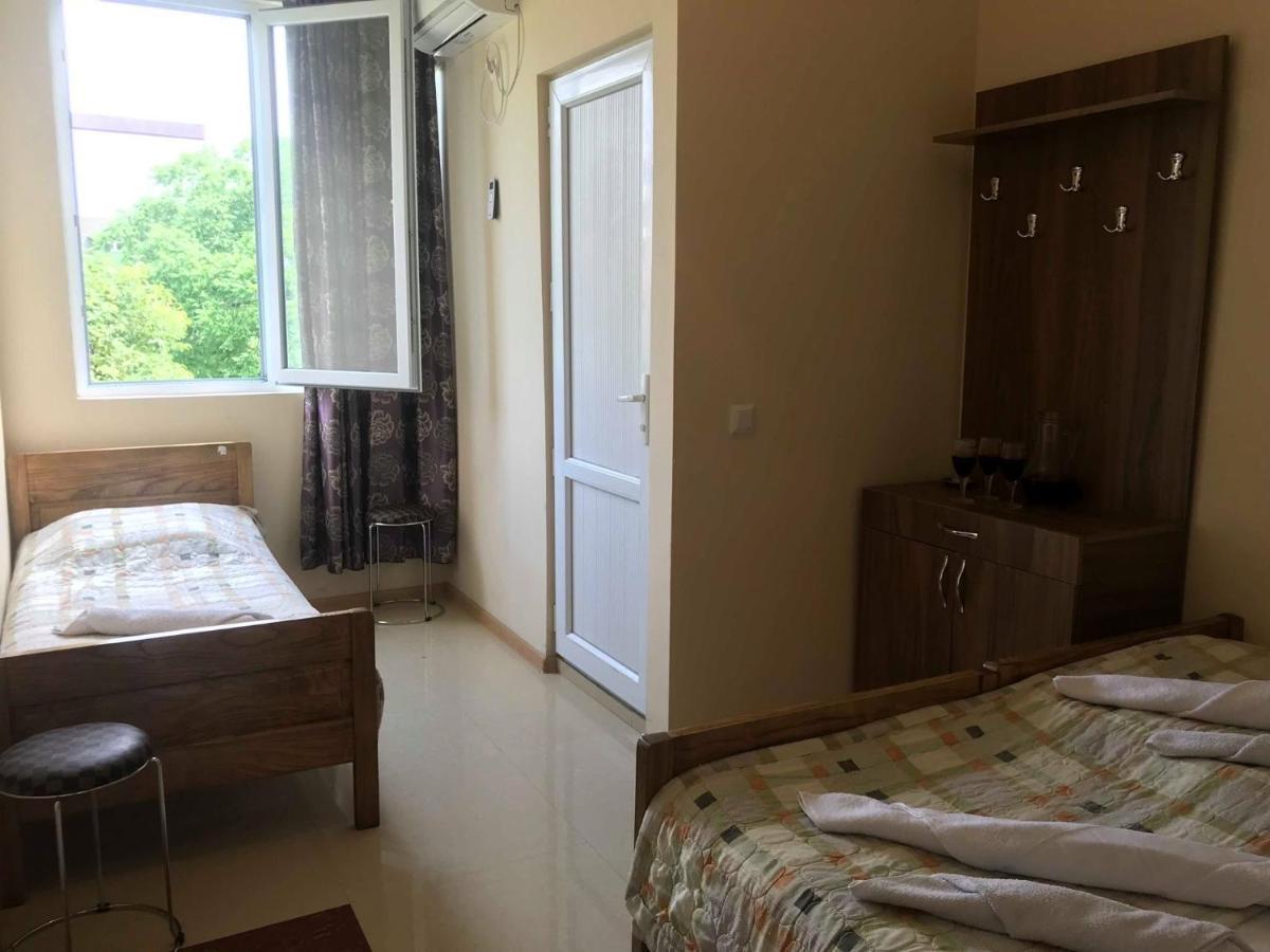 Twins Guest House By Black Sea Kobuleti Zewnętrze zdjęcie