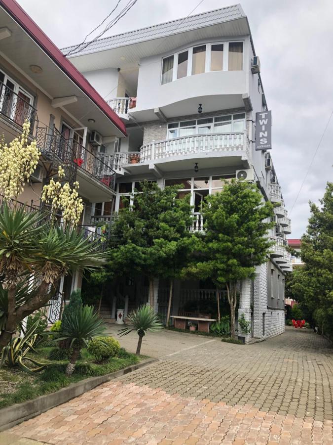Twins Guest House By Black Sea Kobuleti Zewnętrze zdjęcie