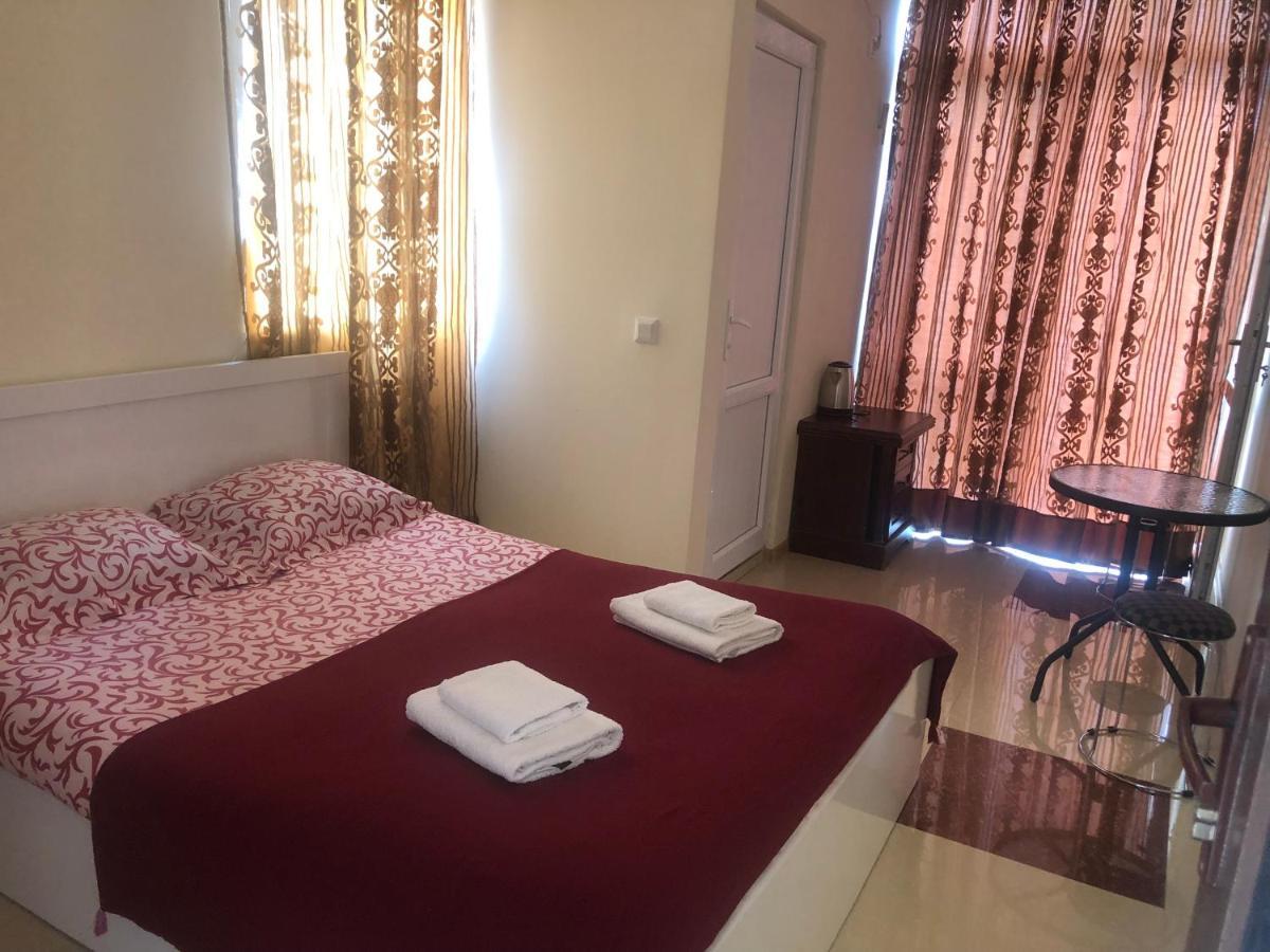 Twins Guest House By Black Sea Kobuleti Zewnętrze zdjęcie